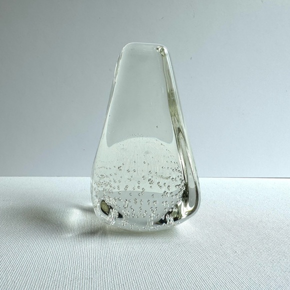 Vintage Clear Crystal Bubble Glass 4 Sided Pyramid Paperweight - Picture 1 of 12